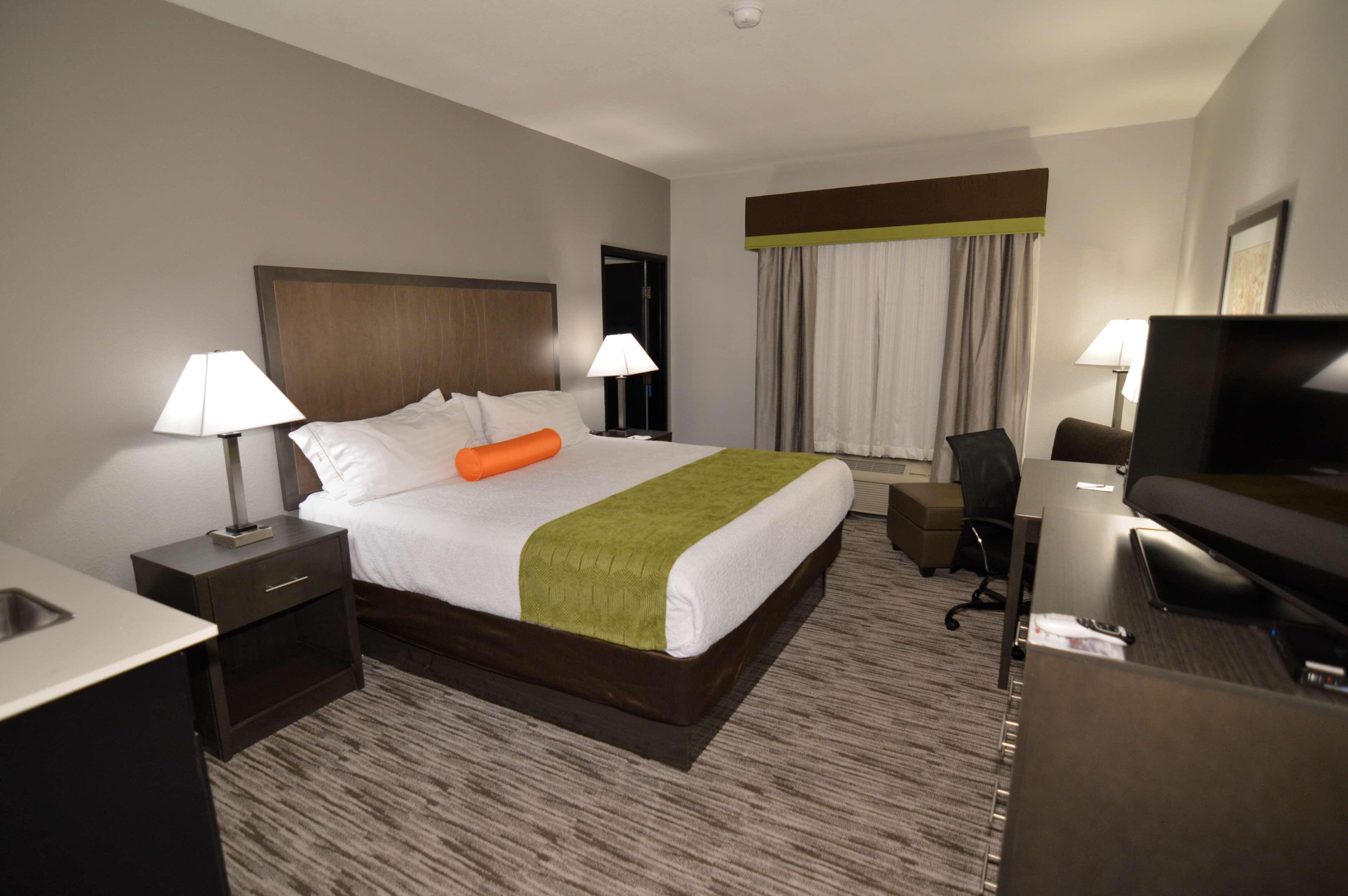 Western & Hotel Liberal