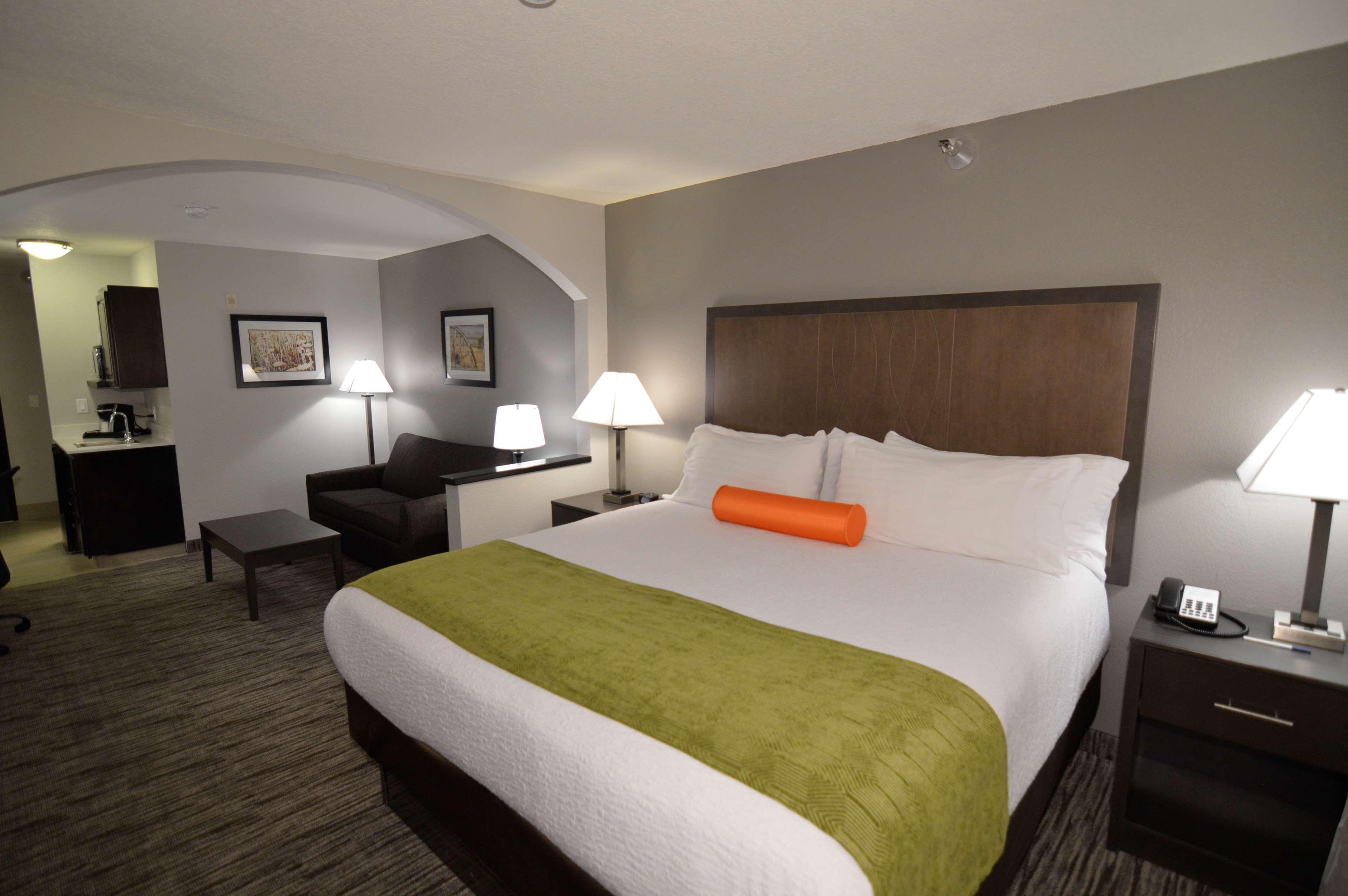 Western & Hotel